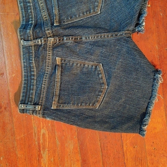 Banana Republic Dark Wash Denim Cut off Jean Shorts 33 in Waist - Picture 8 of 8